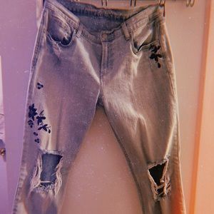 Embroidered boyfriend style cropped